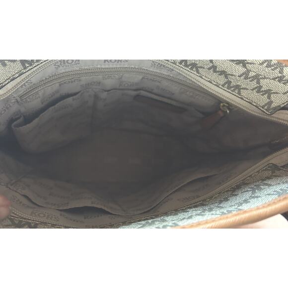 Michael Kors Brown Signature Tote Gold Texture. Excellent Condition!!129 - Picture 6 of 12